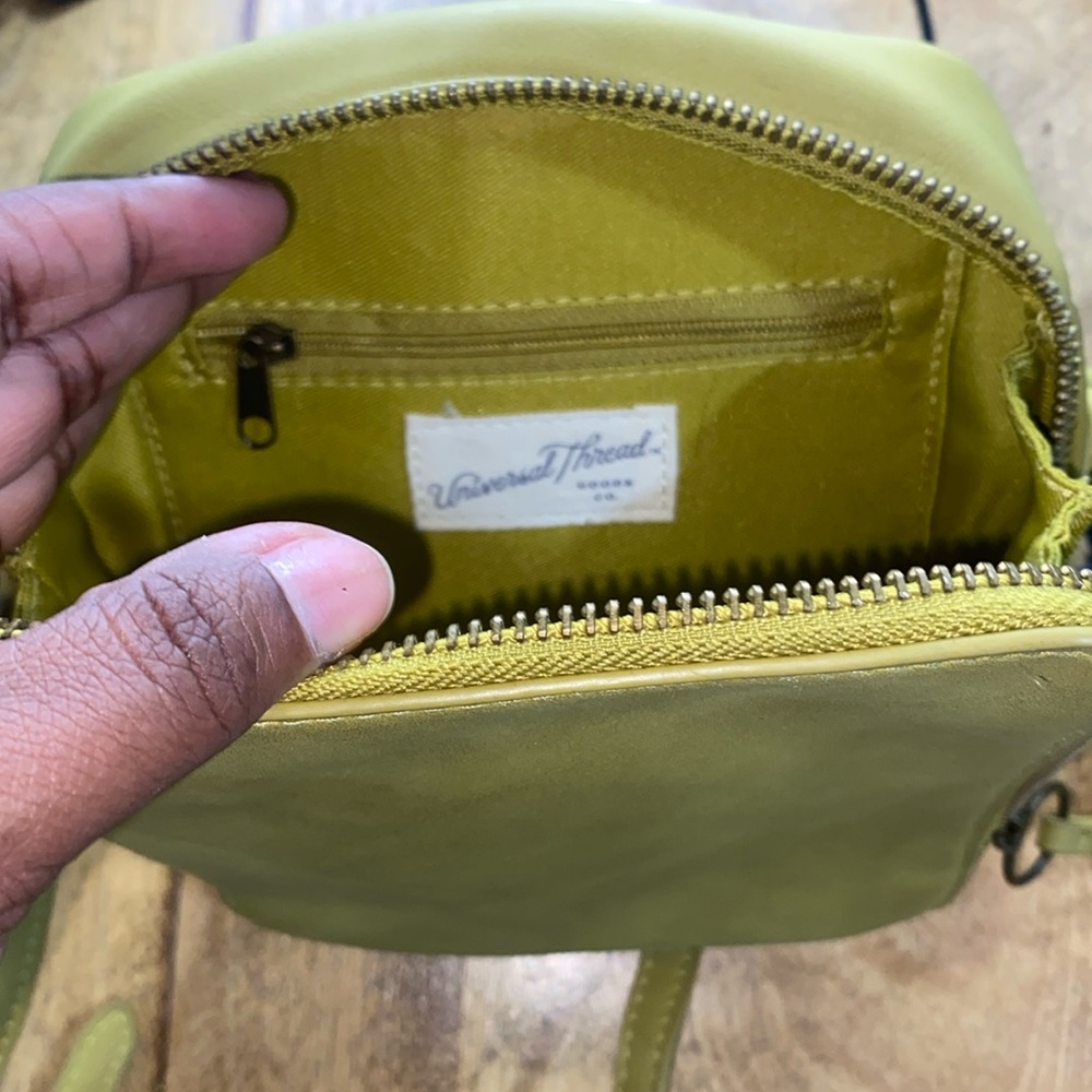 Universal Thread Green Purse